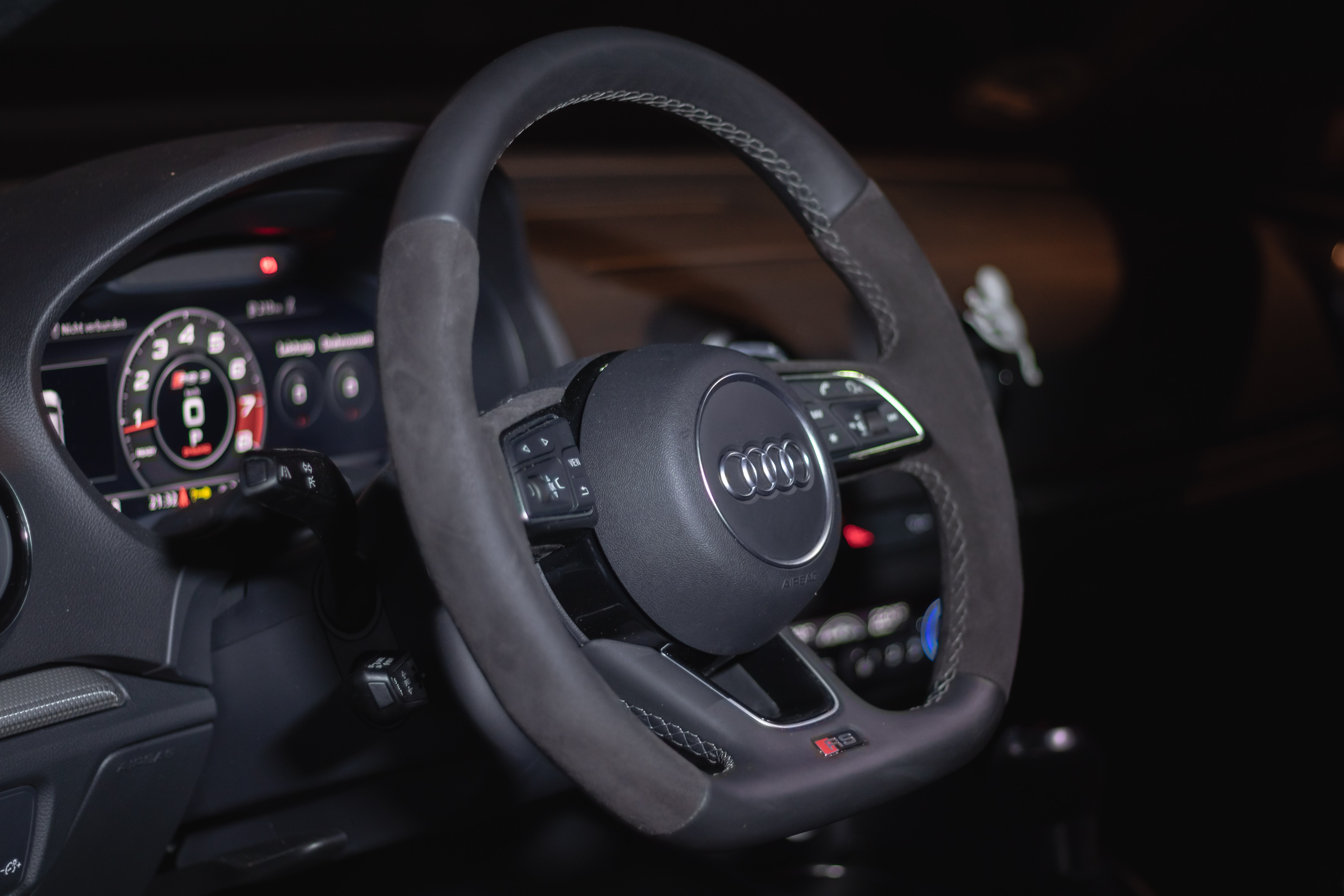 Hands on steering wheel - FreeBuyout trusted by GTA drivers